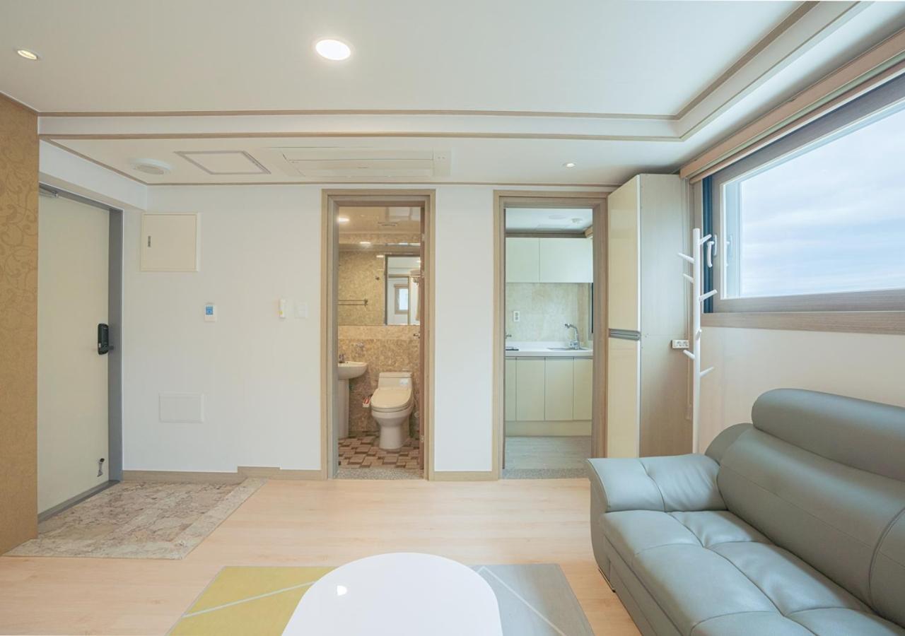 J2 Family Hotel Jeju Dış mekan fotoğraf
