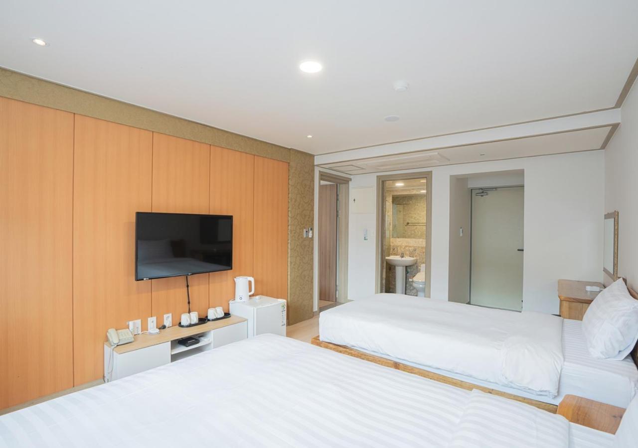 J2 Family Hotel Jeju Dış mekan fotoğraf