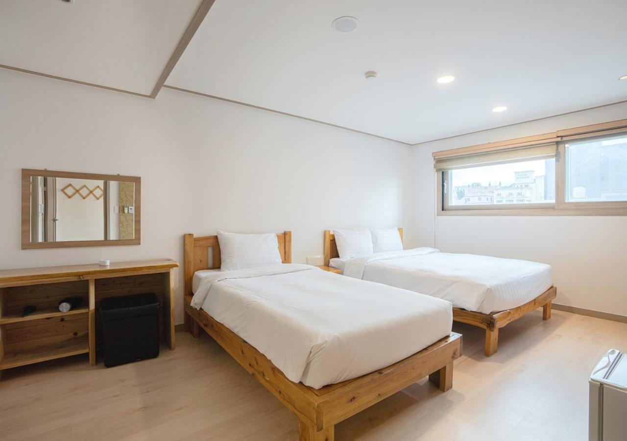 J2 Family Hotel Jeju Dış mekan fotoğraf