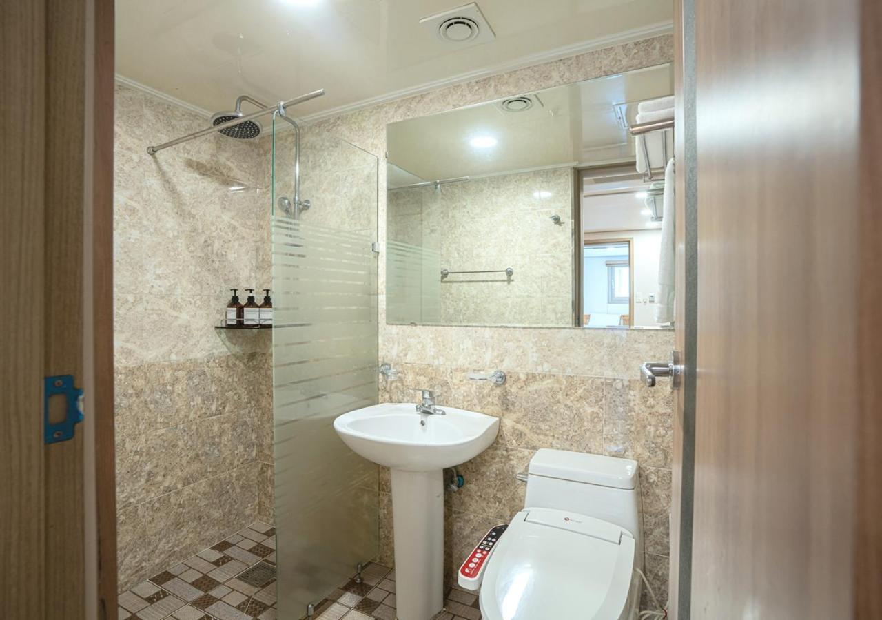 J2 Family Hotel Jeju Dış mekan fotoğraf