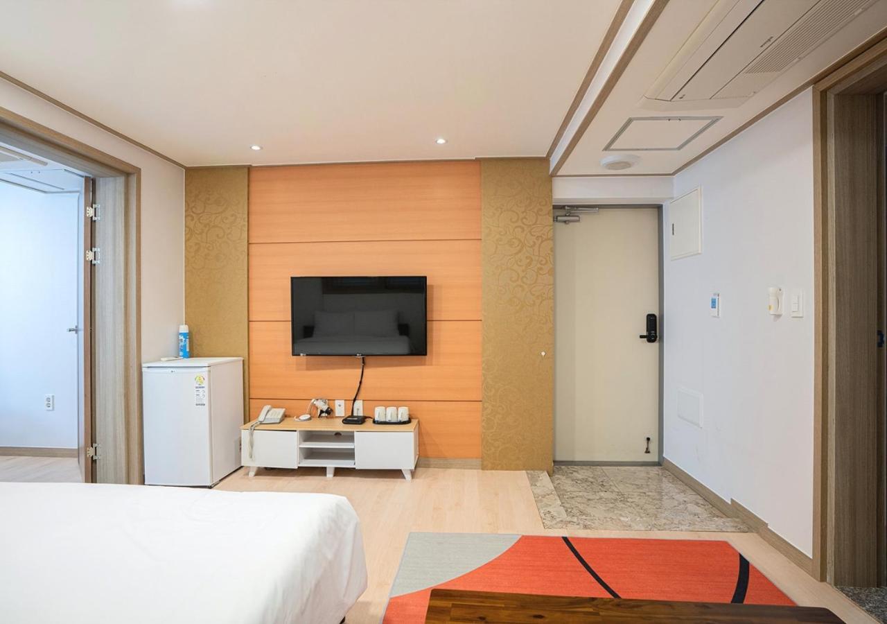 J2 Family Hotel Jeju Dış mekan fotoğraf