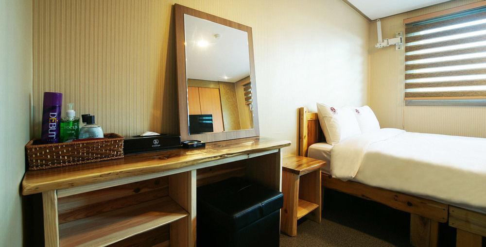 J2 Family Hotel Jeju Dış mekan fotoğraf
