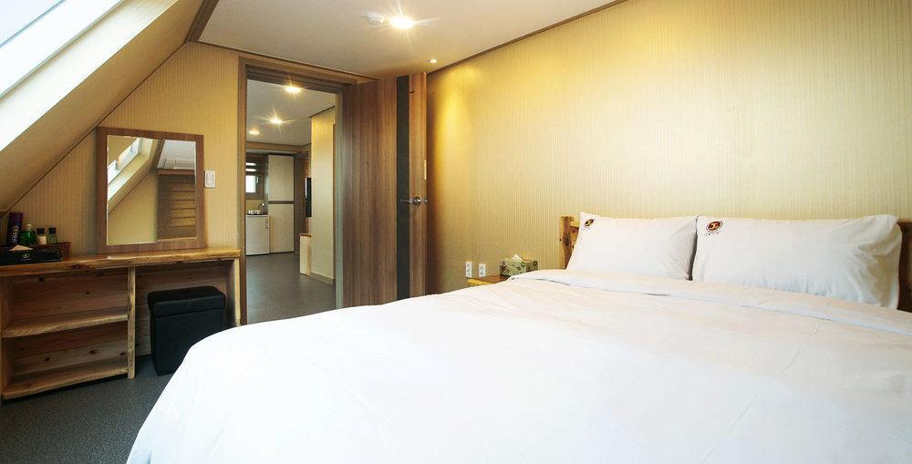 J2 Family Hotel Jeju Dış mekan fotoğraf