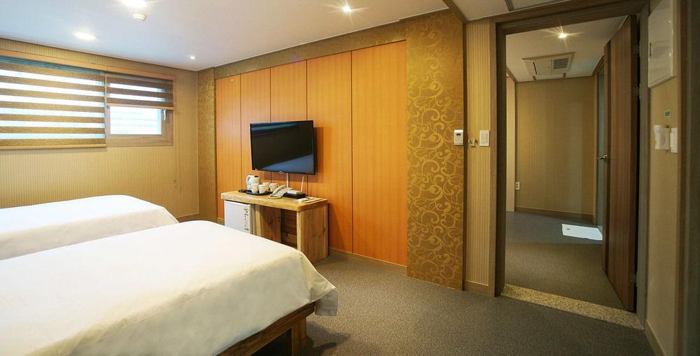 J2 Family Hotel Jeju Dış mekan fotoğraf