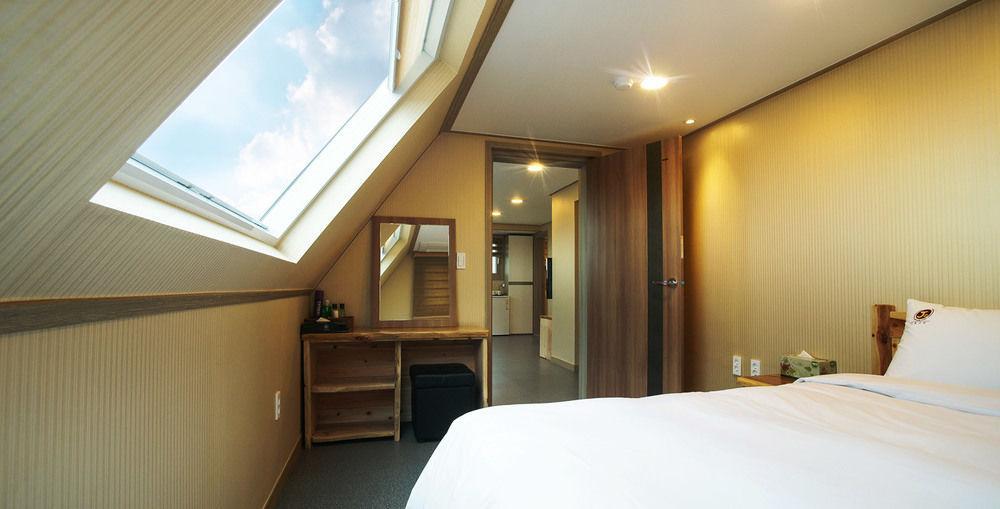 J2 Family Hotel Jeju Dış mekan fotoğraf