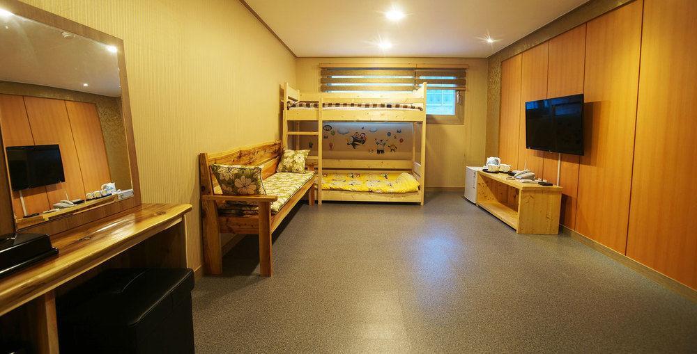 J2 Family Hotel Jeju Dış mekan fotoğraf