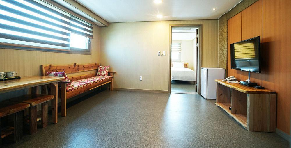 J2 Family Hotel Jeju Dış mekan fotoğraf