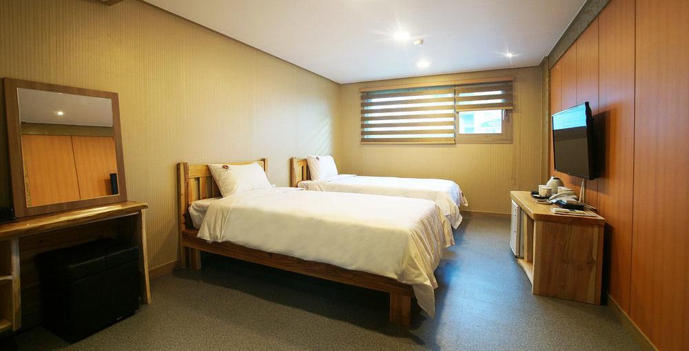 J2 Family Hotel Jeju Dış mekan fotoğraf
