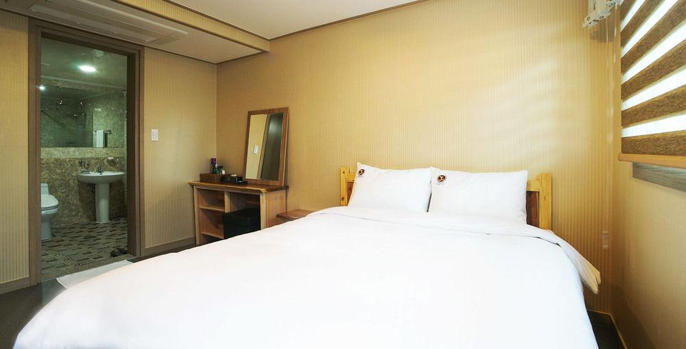 J2 Family Hotel Jeju Dış mekan fotoğraf