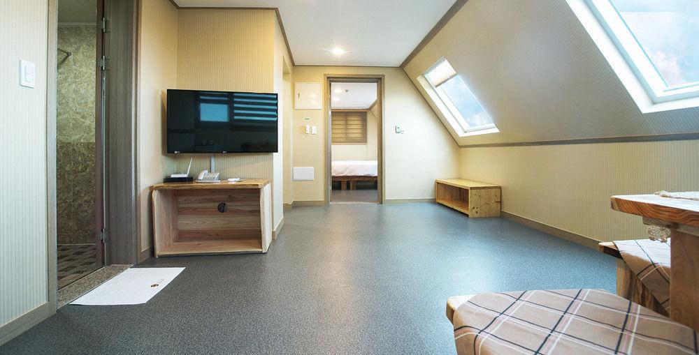 J2 Family Hotel Jeju Dış mekan fotoğraf