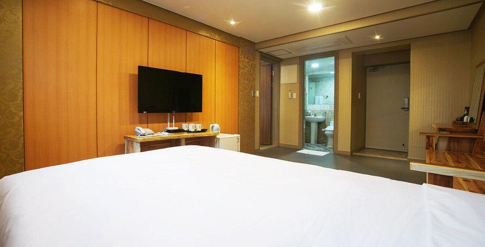 J2 Family Hotel Jeju Dış mekan fotoğraf